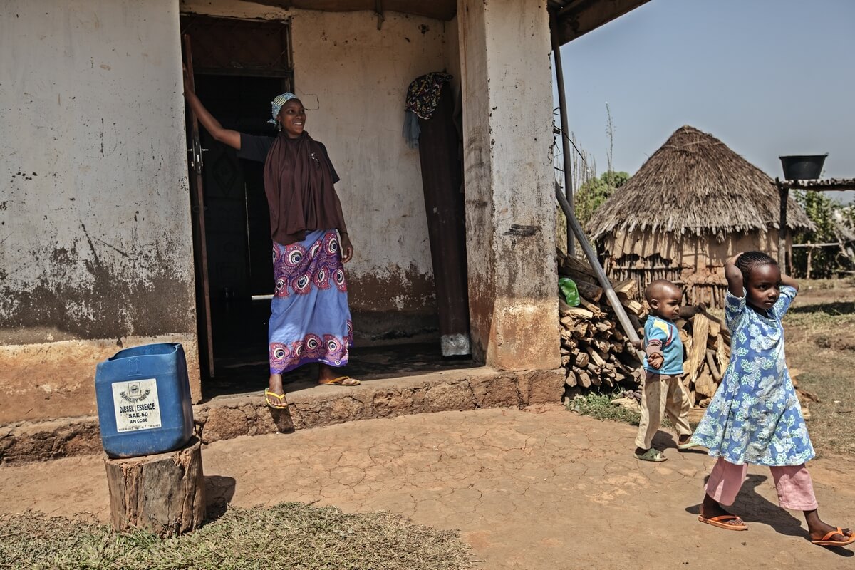 Brest ironing in rural areas, Cameroon 2016