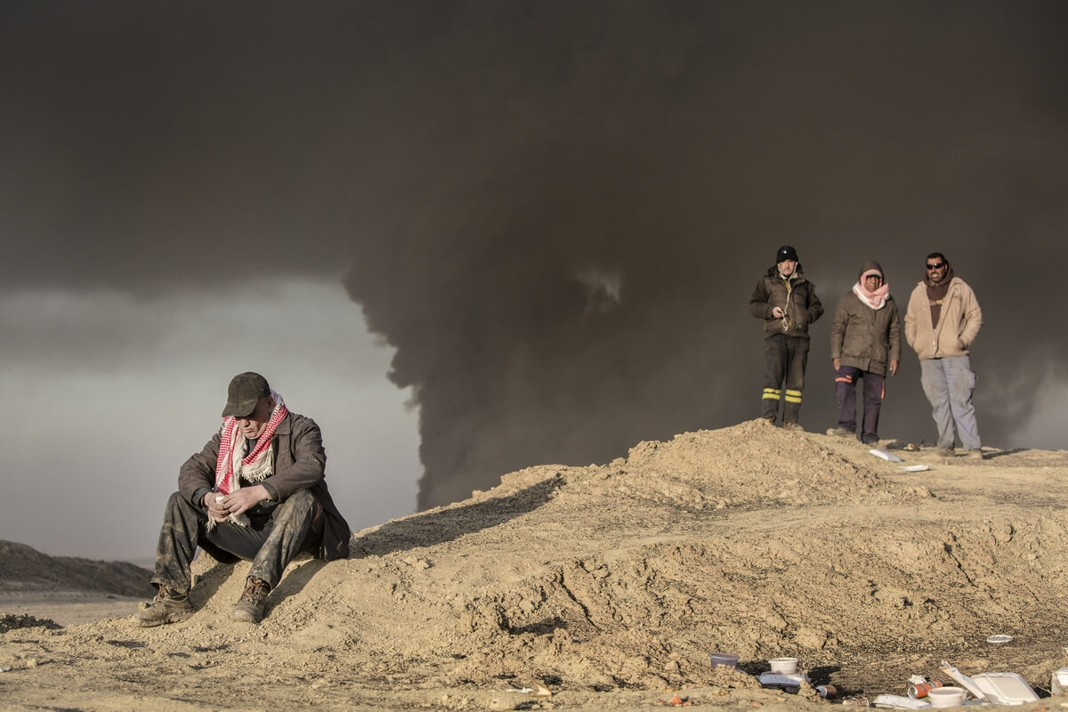 Qayyarah oil fire in northern Iraq, Iraq 2016