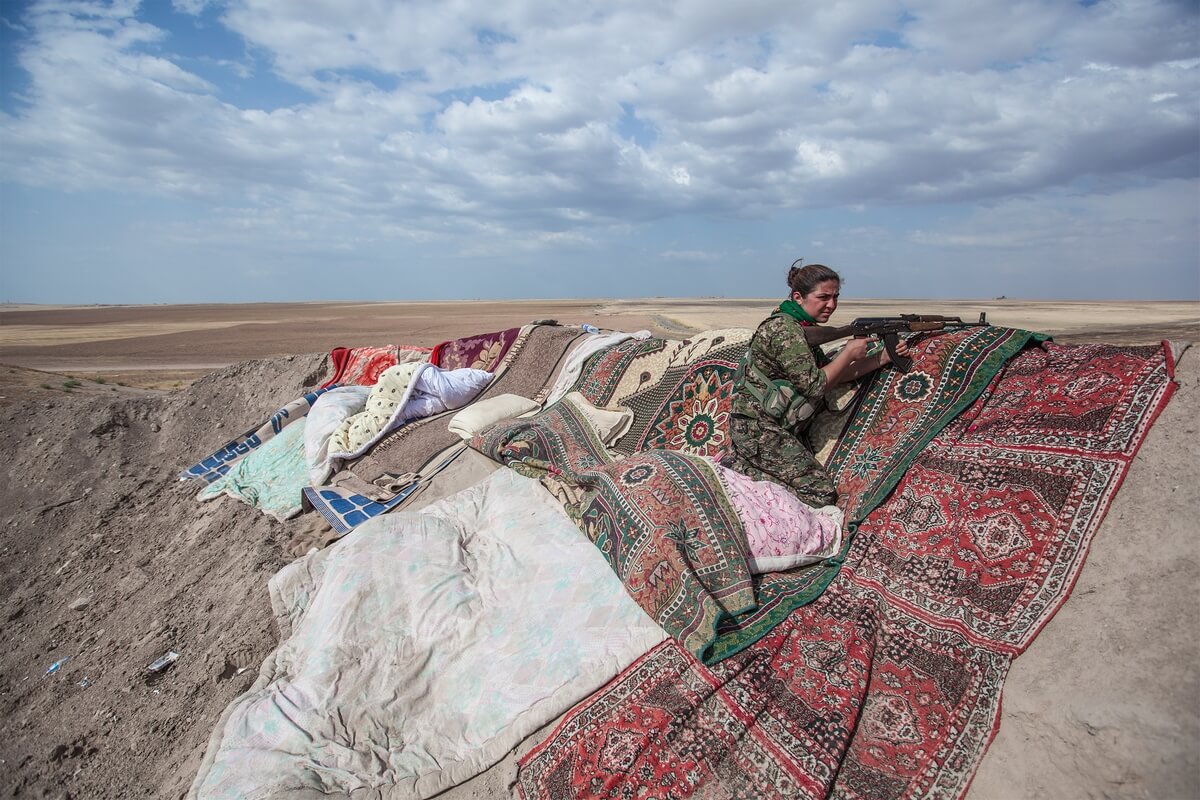 Syrian kurdish female fighters, Syria 2015