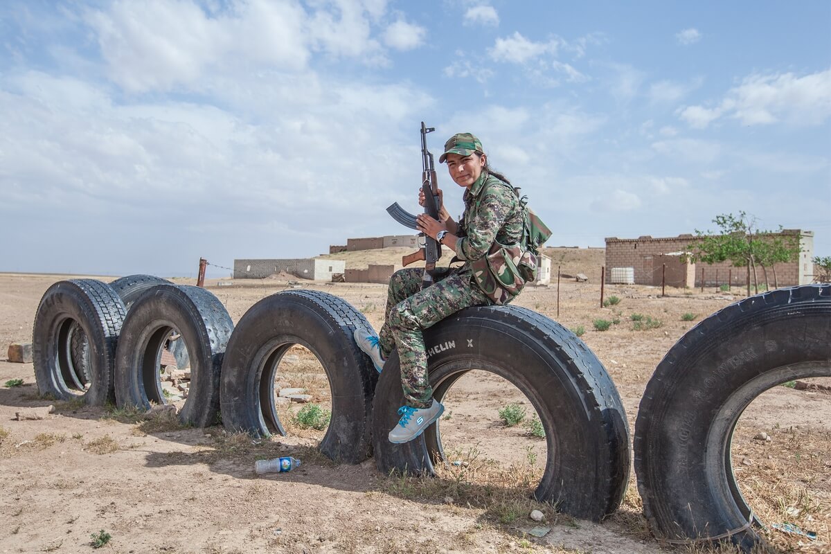 Syrian kurdish female fighters, Syria 2015